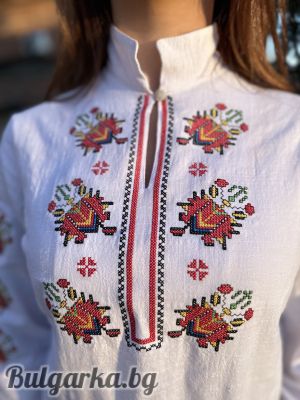 Кенарена риза с българска шевица 